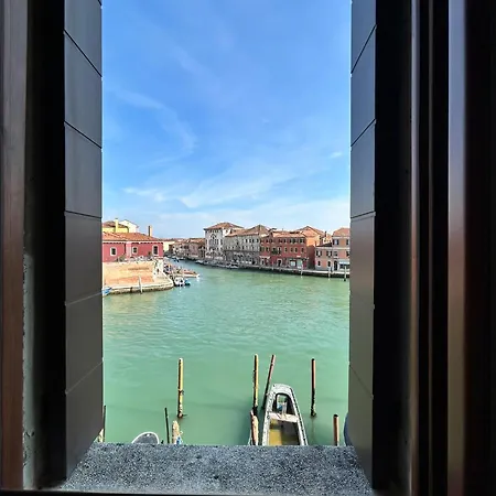 Apartment Canal View *